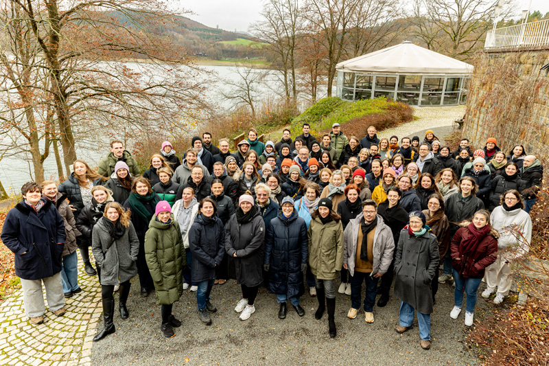 Retreat 2025 Gruppenfoto 800x533